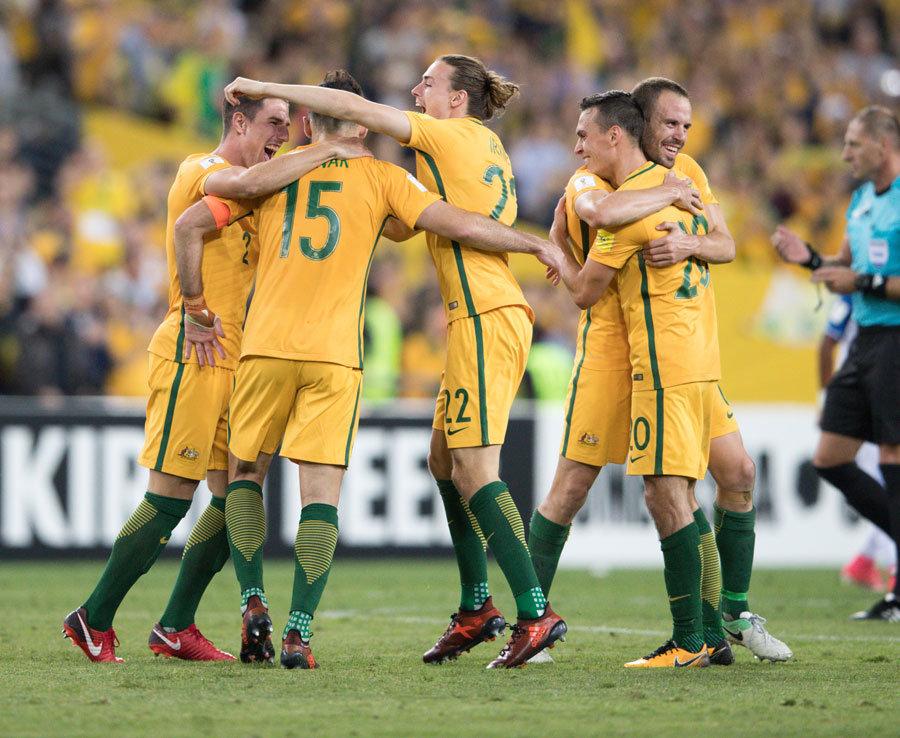 复出+梅开二度：蓝军未来新援埃梅加vs里尔个人集锦（复出即双响：蓝军准新援埃梅加对阵里尔个人集锦）