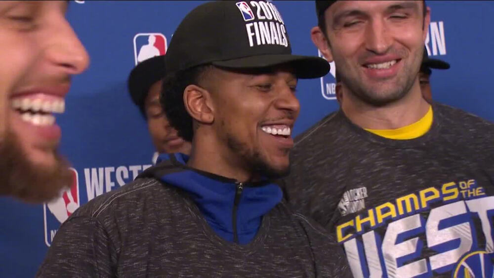 都体：弗拉霍维奇遭遇左腿拉伤，预计将缺阵至今年年底（都灵体育报：弗拉霍维奇左腿拉伤，预计缺席至年末）